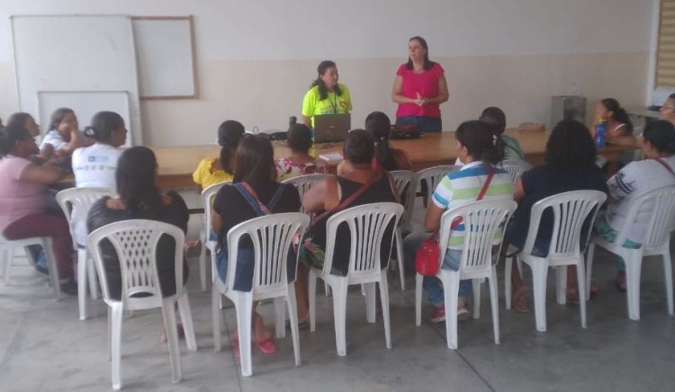 Mais 40 mulheres iniciam o curso de produtos natalinos e doces finos