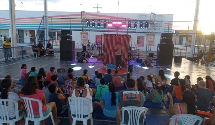 Espetáculos de teatro, dança, circo e música fez parte da programação da Mostra Sesc de Artes, que aconteceu na praça CEU