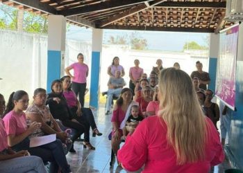 UBS´s realizam atividades durante Outubro Rosa sobre conscientização do câncer de mama e colo de útero