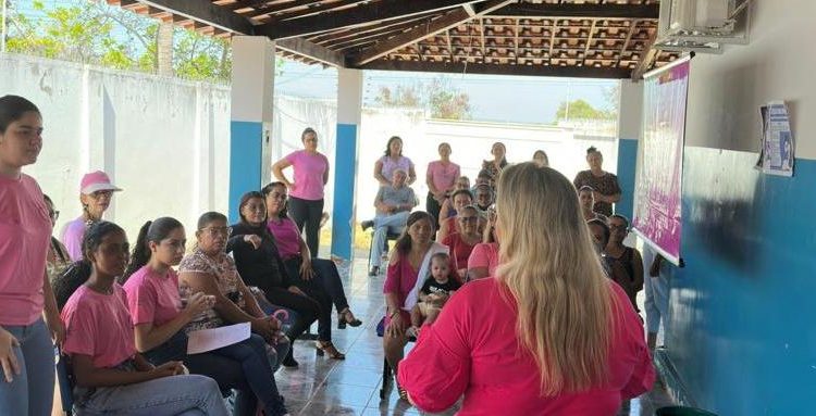 UBS´s realizam atividades durante Outubro Rosa sobre conscientização do câncer de mama e colo de útero
