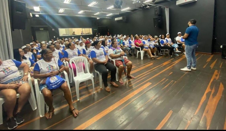 Idosos do SCFV participam de roda de conversa em alusão ao Novembro Azul