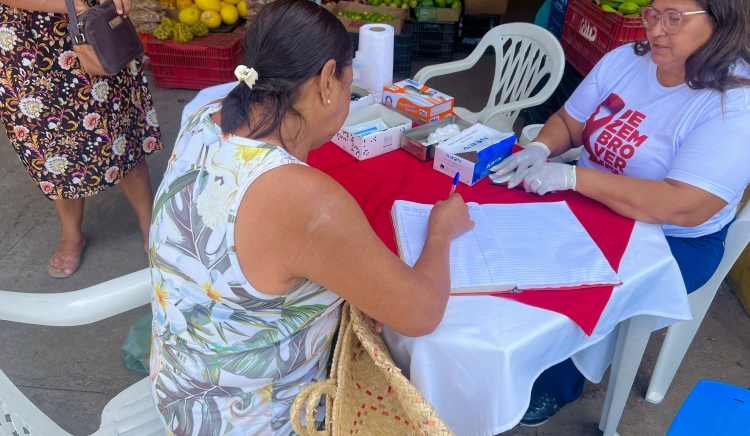 Testes rápidos e distribuição de materiais educativos marcam O Dia Mundial de Luta contra a Aids