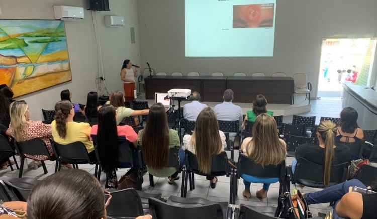 Enfermeiros e médicos participaram de capacitação sobre sífilis, HIV e PEP