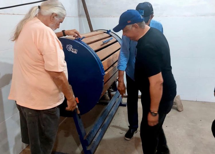 CASA DE FARINHA 01 Prefeitura de Paulo Afonso Em visita a Casa de Farinha no povoado Bonomão, Marcondes autoriza melhorias para o seu funcionamento