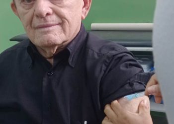 Sesau inicia aplicação da vacina bivalente contra a Covid-19 em idosos e imunocomprometidos