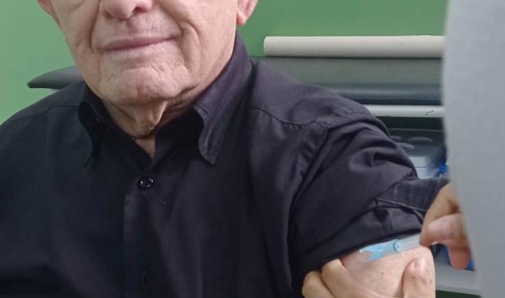 Sesau inicia aplicação da vacina bivalente contra a Covid-19 em idosos e imunocomprometidos