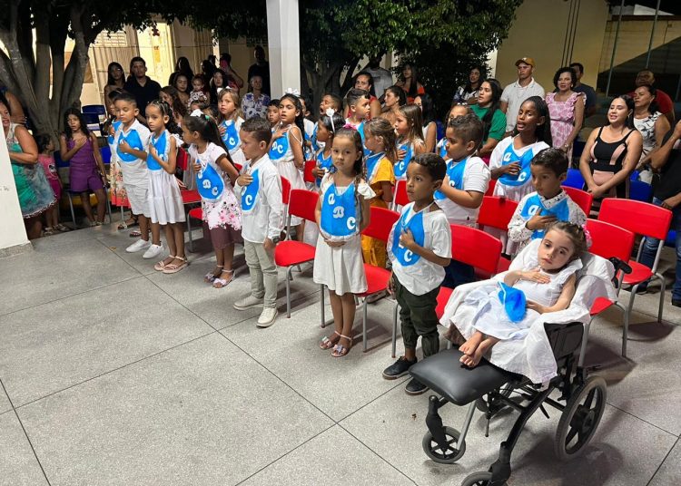 Escola Dernival Oliveira, do Siriema, realiza noite memorável com a primeira formatura do ABC da unidade