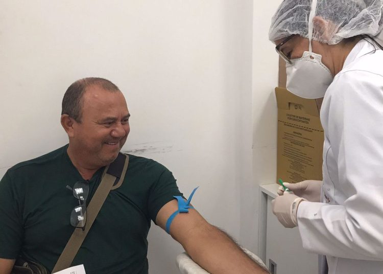 Pacientes da rede de saúde realizam exames e atividade lúdica durante encerramento do Novembro Azul no Lacen