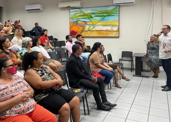 Secretário de Saúde Adonel Gomes é homenageado pela Pastoral da Aids na Premiação Solidária