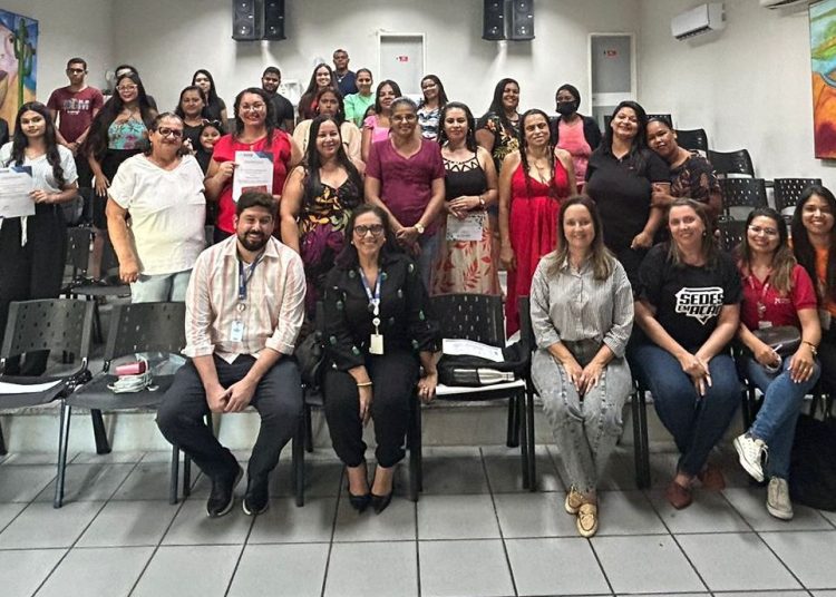 Mais 77 alunos de cursos promovidos pela Sedes recebem certificados de conclusão