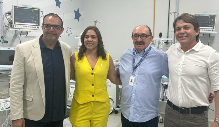 Durante vinda do governador, Secretária de Saúde do Estado, Roberta Santana,  visita HNAS acompanhada de Adonel