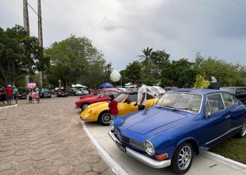 5º Encontro de Carros Antigos reuniu colecionadores e admiradores no Parque Belvedere