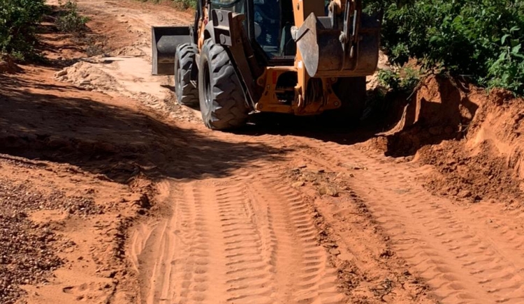 Seagri promove melhoria nas estradas e assistência aos produtores da área rural