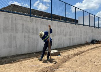 Prefeitura investe no esporte com a requalificação do Estádio Álvaro de Carvalho e obra está bastante avançada