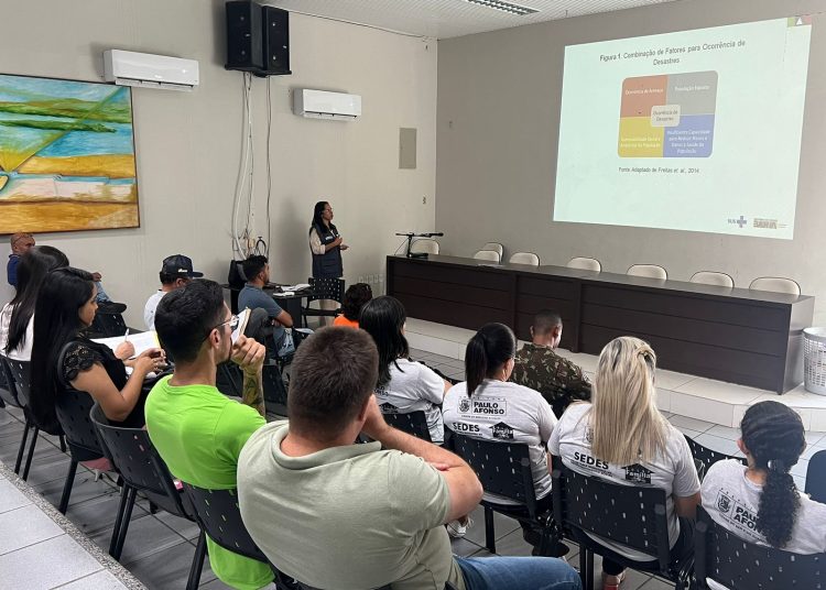 REUNIÃO VIGIDESASTRE 01 Prefeitura de Paulo Afonso Reunião com equipe da Vigidesastre aborda plano de trabalho para ações em saúde após calamidade com as chuvas