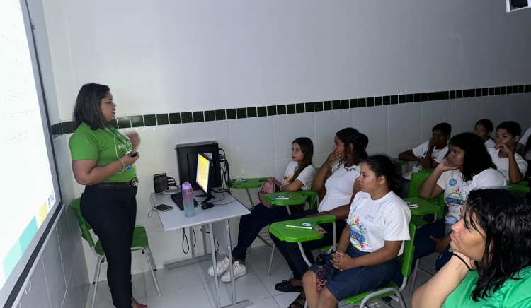Parceria entre a Sedes e Grau Técnico promove minicursos para 35 adolescentes do NUCA