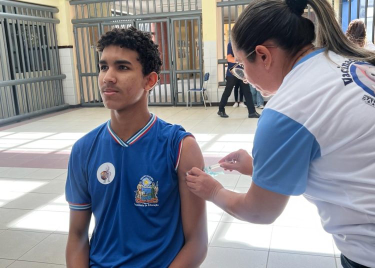 Sesau aplica mais de 1.500 vacinas nas unidades escolares e cronograma segue até o dia 20 de março