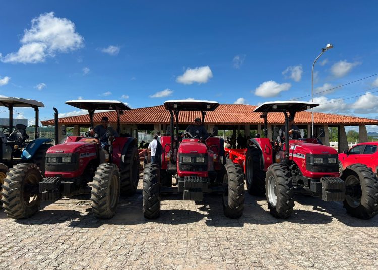 Visando o fortalecimento da agricultura familiar, Seagri contemplará cerca de mil terras com aração