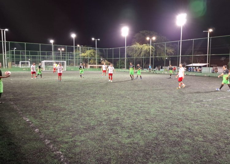 Bom público e muitos gols marcaram a abertura da Taça Futebol Society, nesta quinta (18)