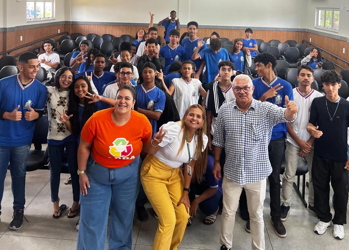 Empreendedorismo social sustentável é tema de palestra realizada pela Sema, em parceria com Arpa e Colégio Estadual Quitéria