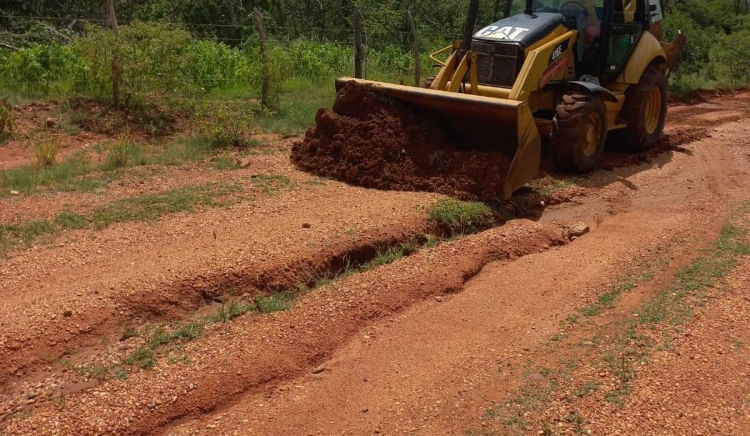 Prefeitura recupera estradas da área rural que foram danificadas com as chuvas