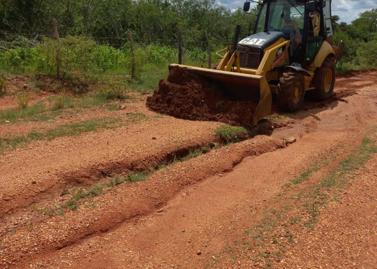 Prefeitura recupera estradas da área rural que foram danificadas com as chuvas