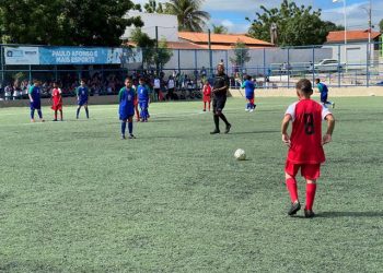 Abertura 1ª Copa Estudantil de Futebol aconteceu nesta terça-feira (14) e reuniu alunos da rede municipal