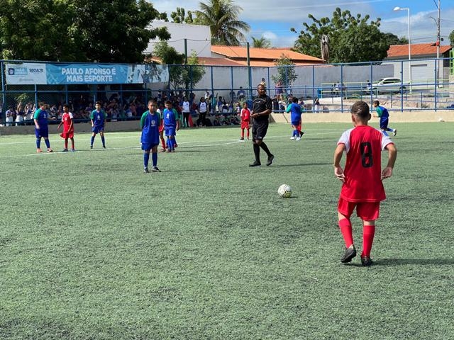 Abertura 1ª Copa Estudantil de Futebol aconteceu nesta terça-feira (14) e reuniu alunos da rede municipal