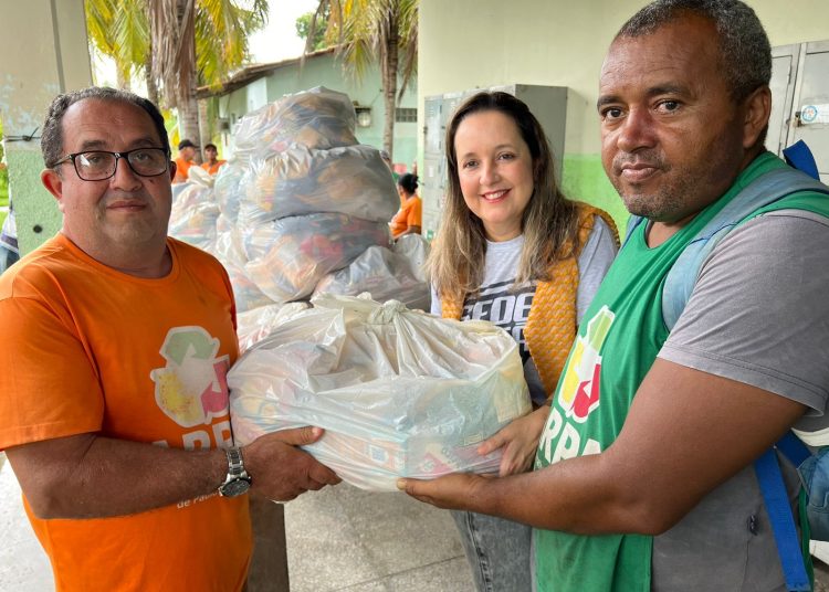 Cerca de uma tonelada e meia de alimentos foram arrecadadas no Projeto Diversão Solidária e associação ARPA foi a primeira a receber os donativos
