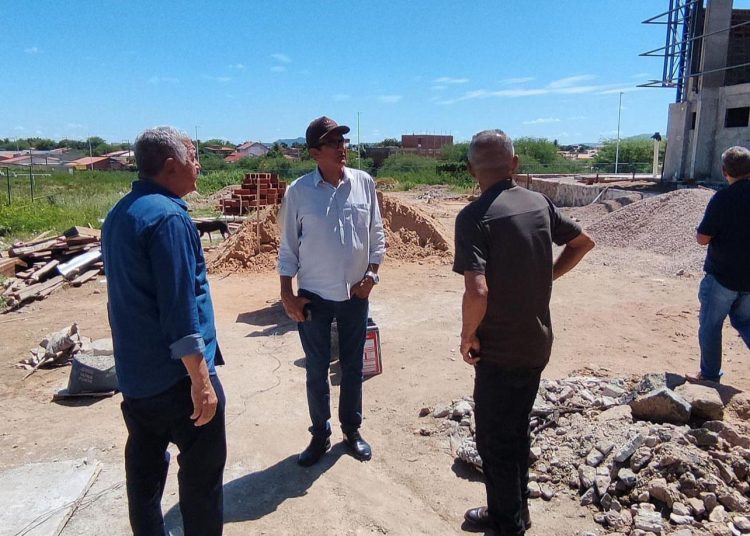 ESPAÇO MULTI USO DO CEASA 01 Prefeitura de Paulo Afonso Construção de galpão coberto da Ceasa está em andamento e área compreende 1.800m² de espaço multiuso