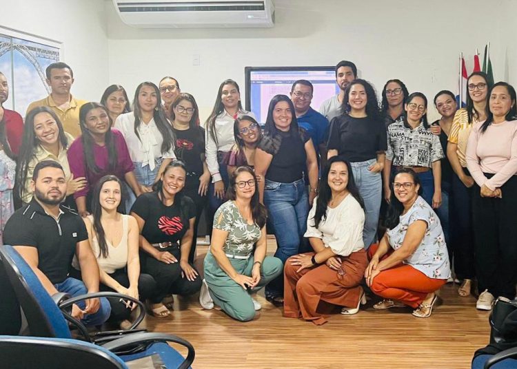 Lacen realiza capacitação para os profissionais da área de abrangência para discutir estrutura, funcionamento, indicadores e controle de qualidade