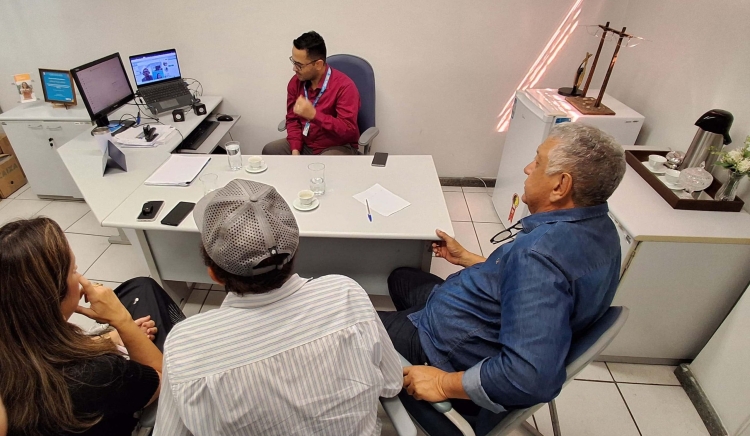 Durante reunião com prefeito em exercício, Caixa Econômica fala sobre conjunto habitacional com 480 casas na Pedra Comprida