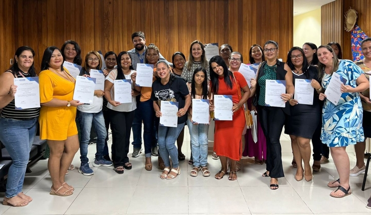 Mais 54 pessoas recebem certificado de conclusão dos cursos da Sedes e garantem alternativa de geração de renda
