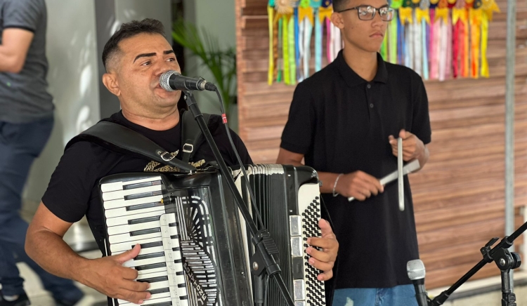 Forró dos servidores celebra confraternização com muita animação e dança