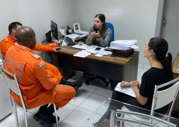 Secretária municipal da Fazenda participa de reunião com os Bombeiros para ofertar AVCB pelo CAC