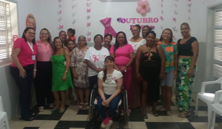 CRAS do Centro realiza roda de conversa em alusão ao Outubro Rosa com grupo do PAIF