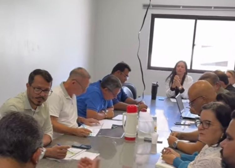 Prefeitura de Paulo Afonso Secretários participam de reunião com vereadores para solucionar suplementações orçamentárias para a Saúde e Educação