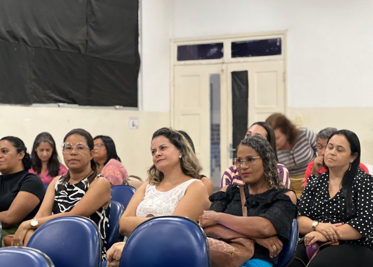 Professores, coordenadores e diretores da rede municipal concluem Formação Continuada em Língua Inglesa para Anos Iniciais