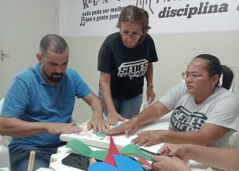 Crianças, adolescentes e idosos acompanhados pelo SCFV participam de jogos educativos para o fortalecimento de vínculos e habilidades