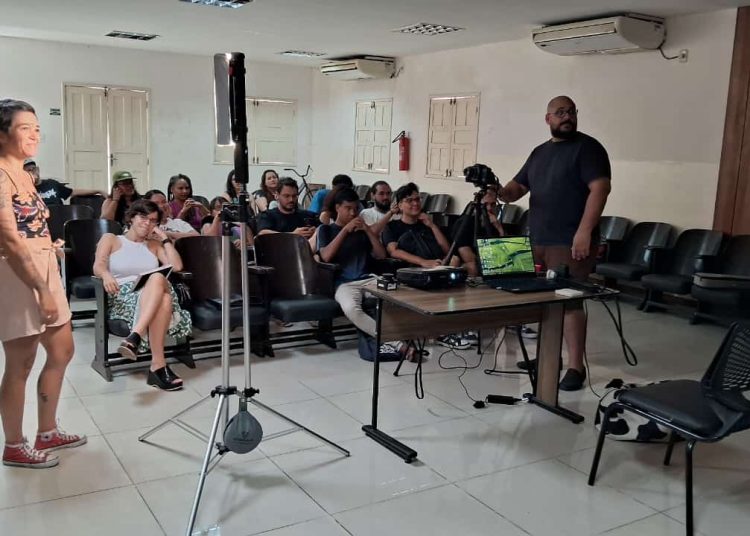 Projeto contemplado pela Lei Paulo Gustavo promove oficina de captação de vídeo