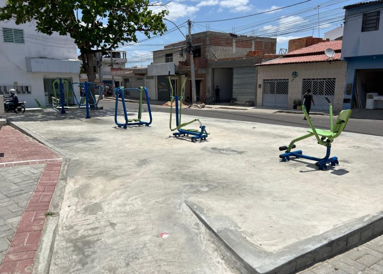 Praça da Marieta Ferraz é requalificada e moradores ganham espaço de lazer mais moderno