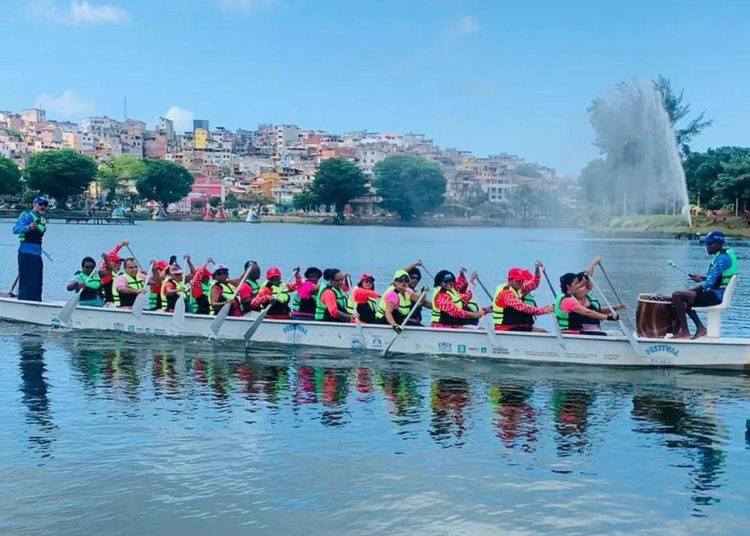 Apoio da Prefeitura garantiu que mulheres do Carranca Boat de Paulo Afonso participassem de atividade do Projeto Dragon Boat, em Salvador
