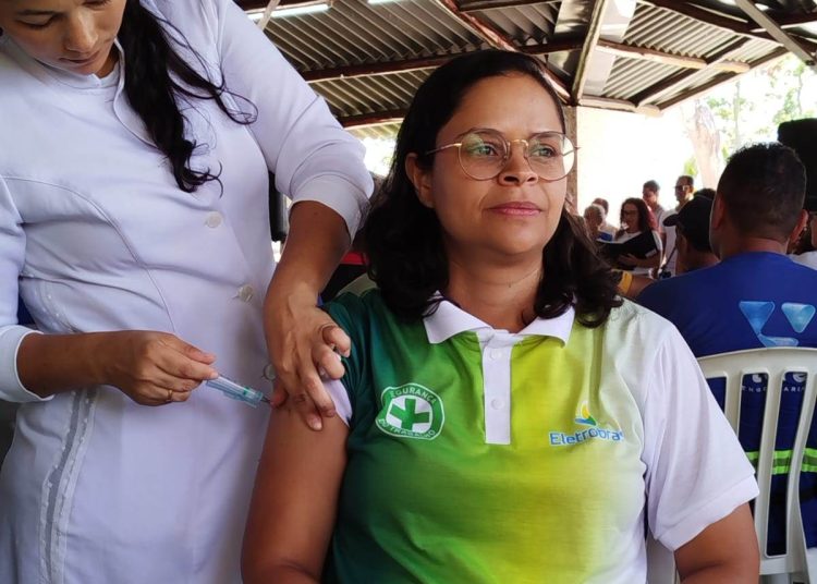 Secretaria de Saúde, em parceria com a Eletrobras Chesf, realiza campanha de multivacinação para imunização dos funcionários