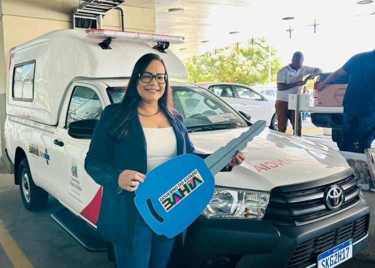 Em Viagem a Salvador, secretária de Saúde Lívia Gracielle recebe ambulância para Paulo Afonso e participa de Encontro Estadual
