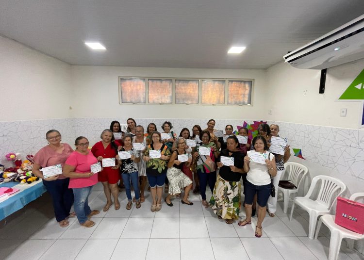 Sedes entrega certificados a 40 mulheres do workshop de artesanato do programa Inclusão Produtiva