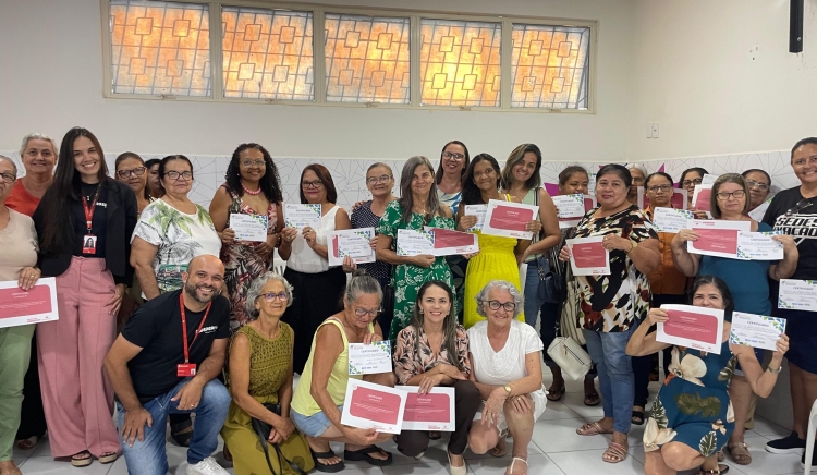SEDES entrega certificados a 22 mulheres que participaram de oficinas de laços e tiaras, bordado em vagonite de fita e pintura natalina