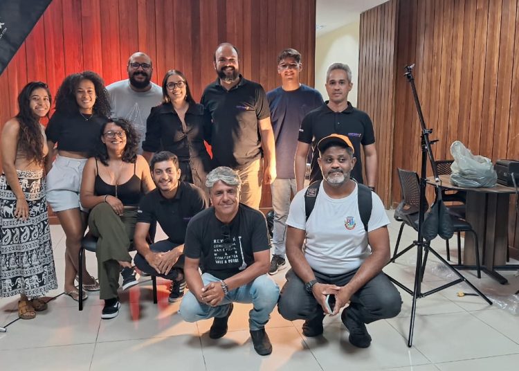 Projeto contemplado pela Lei Paulo Gustavo promove oficina “Descomplicando a Iluminação”