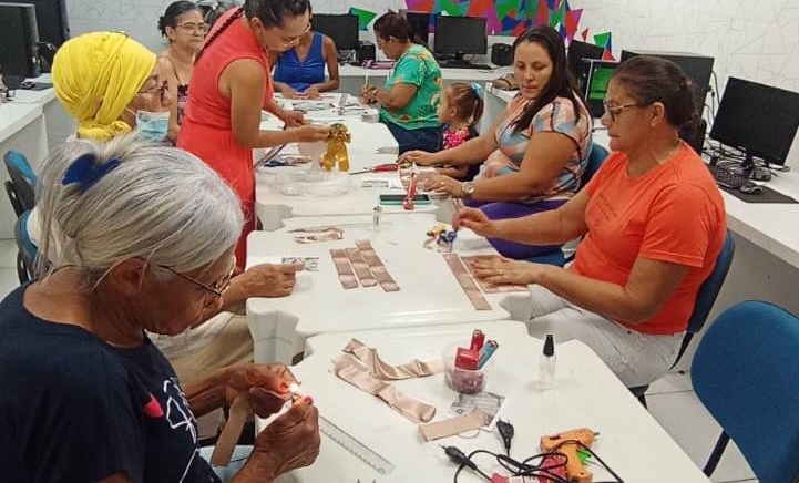 Workshop de Laços e Tiaras: Sedes capacita mulheres para geração de renda por meio do programa Inclusão Produtiva