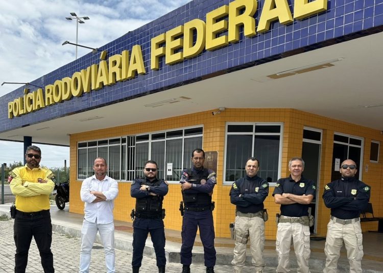 d43b3665a1244b57aaac30af164212e9 Prefeitura de Paulo Afonso Secretário de Ordem Pública visita PRF para fortalecer ações conjuntas de segurança