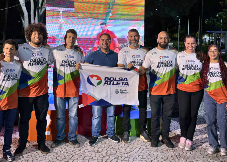 Prefeitura assina Termo de Concessão do Programa Bolsa Atleta e anuncia diversas obras na área esportiva